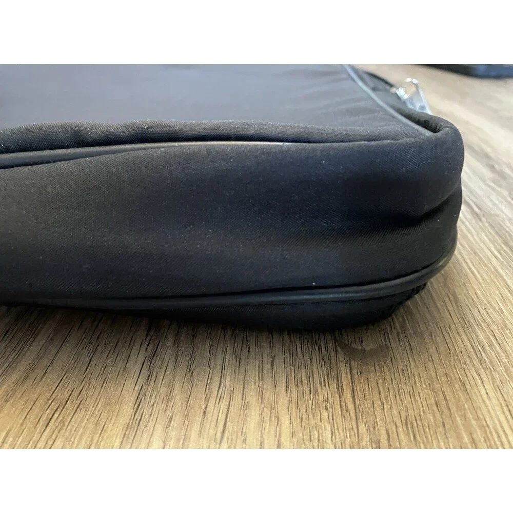 Samsonite 13 Inch Laptop Bag Very Lightly Used (Looks New)